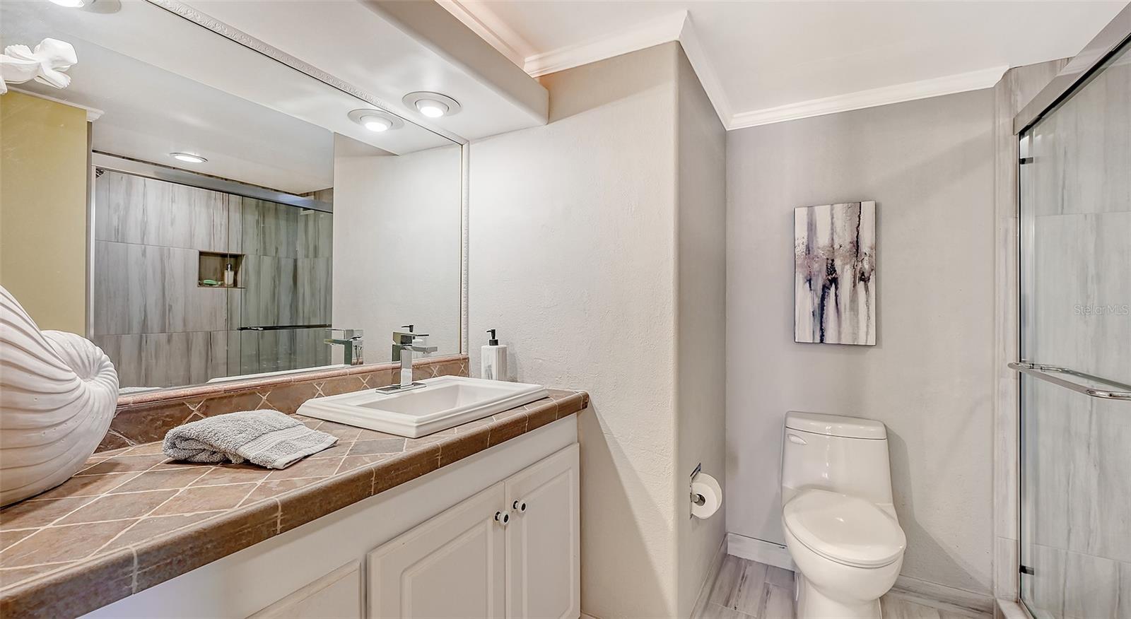 ISLANDER CLUB OF LONGBOAT - Residential