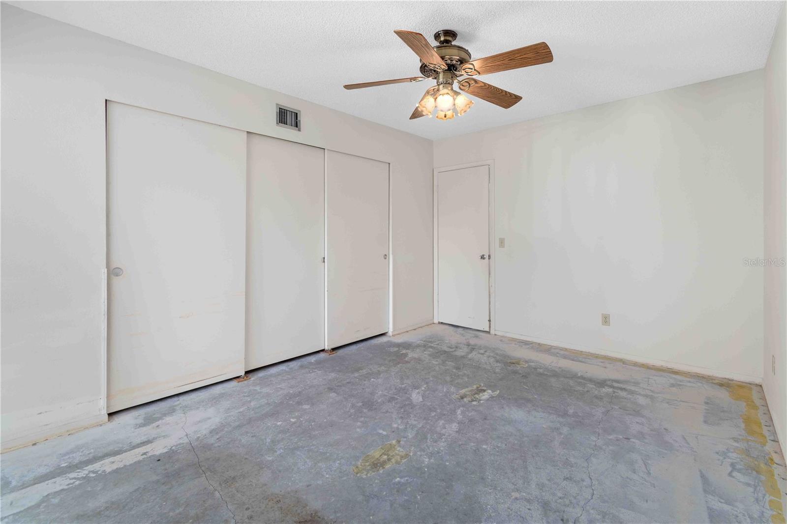 ON TOP OF THE WORLD - Residential