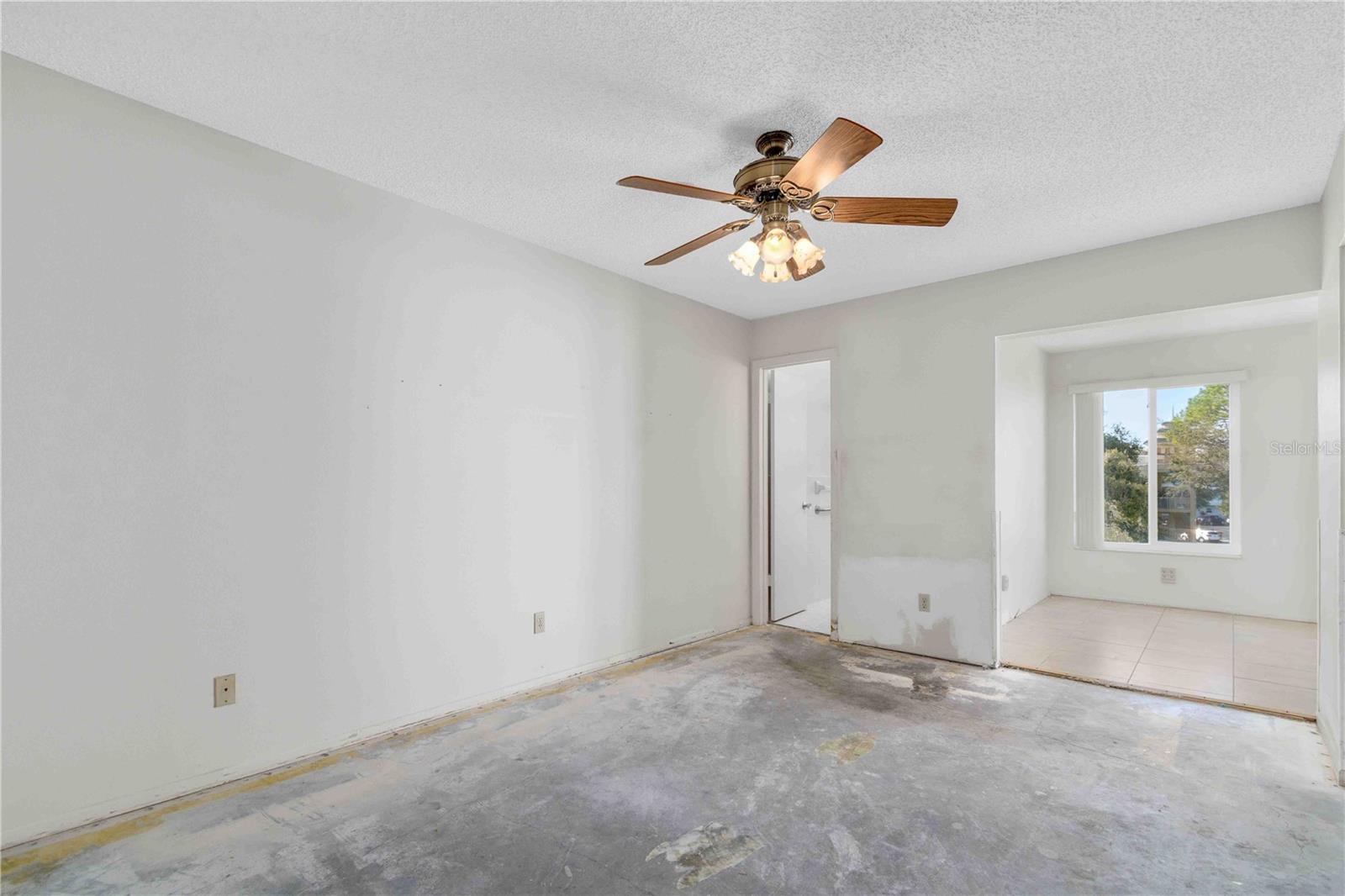 ON TOP OF THE WORLD - Residential