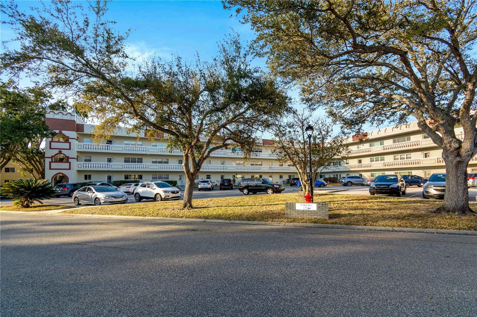 ON TOP OF THE WORLD - Residential