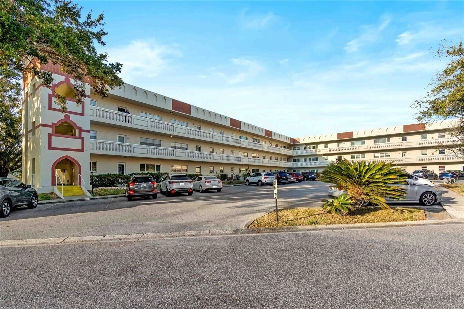 ON TOP OF THE WORLD - Residential