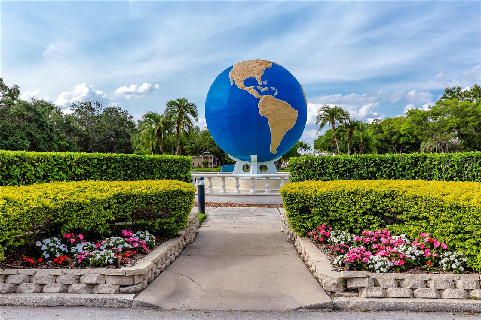 ON TOP OF THE WORLD - Residential