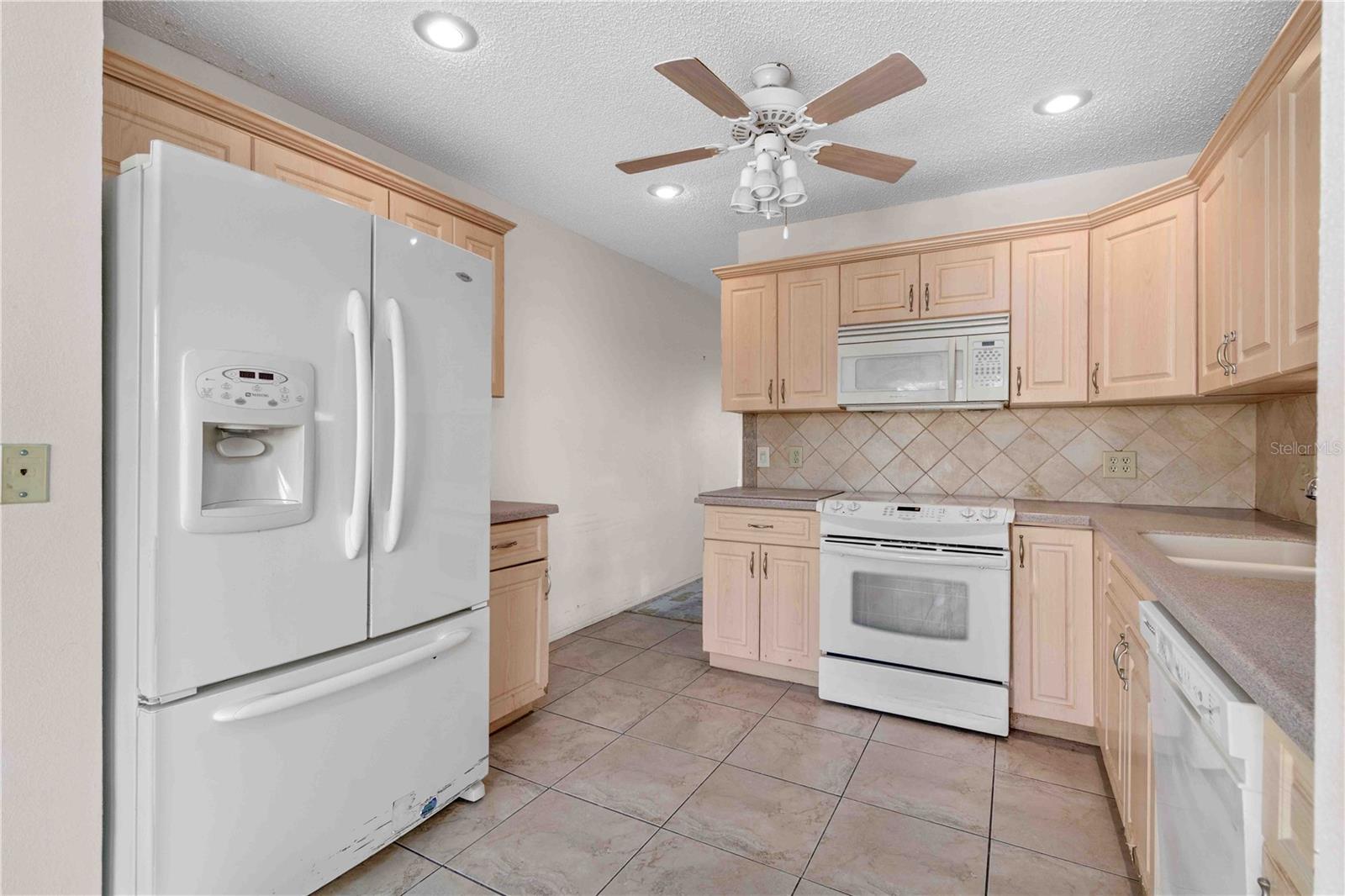 ON TOP OF THE WORLD - Residential