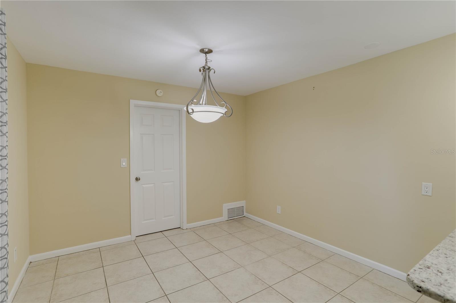 ENGLISH ESTATES UNIT 2 - Residential Lease