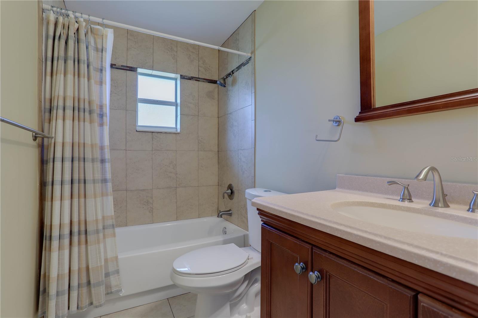 ENGLISH ESTATES UNIT 2 - Residential Lease