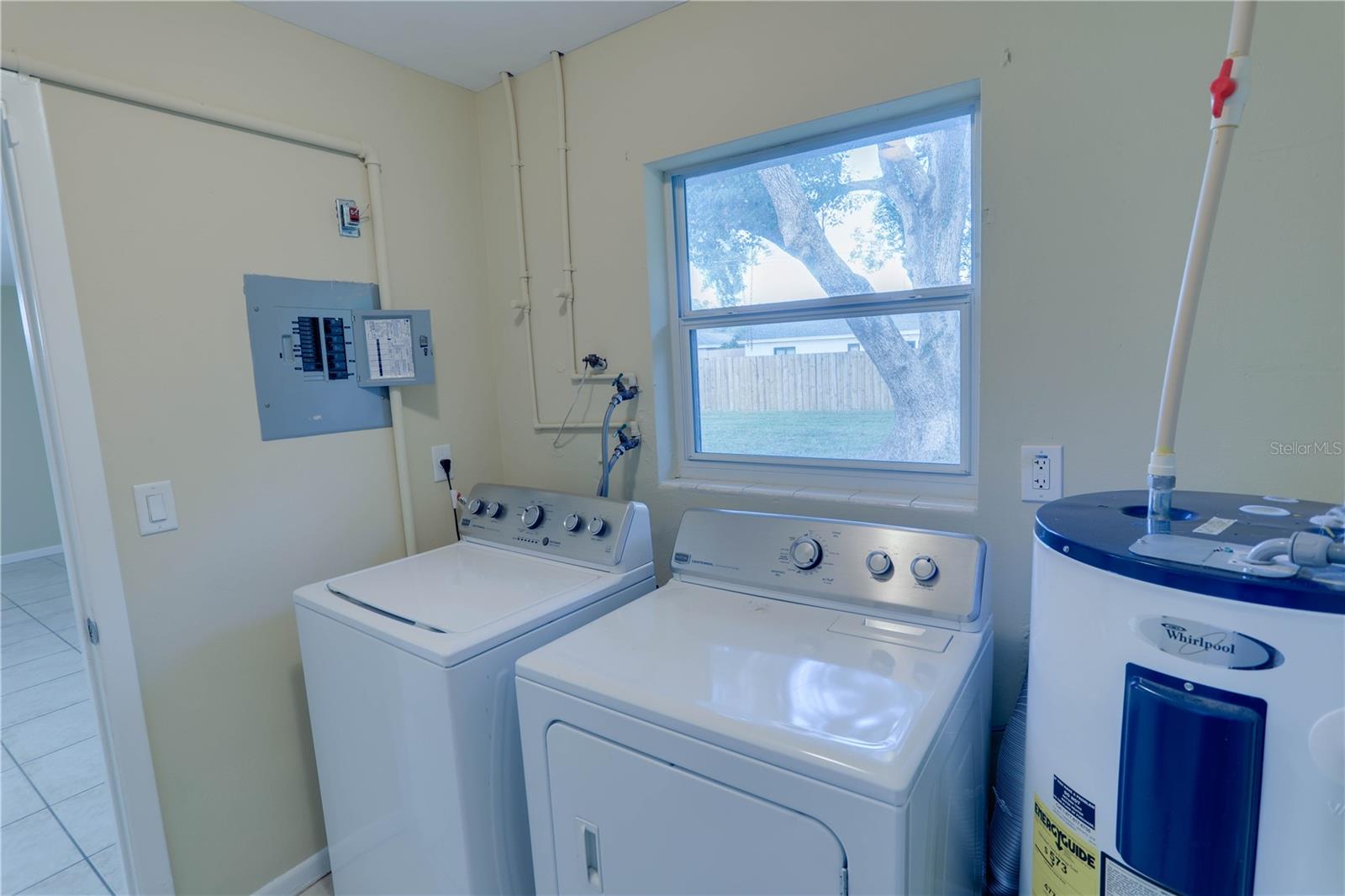 ENGLISH ESTATES UNIT 2 - Residential Lease