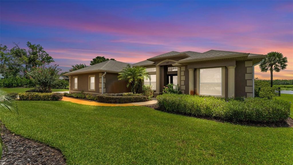 Photo of 237 Kent Court, Haines City, FL 33844 (MLS # L4956771)