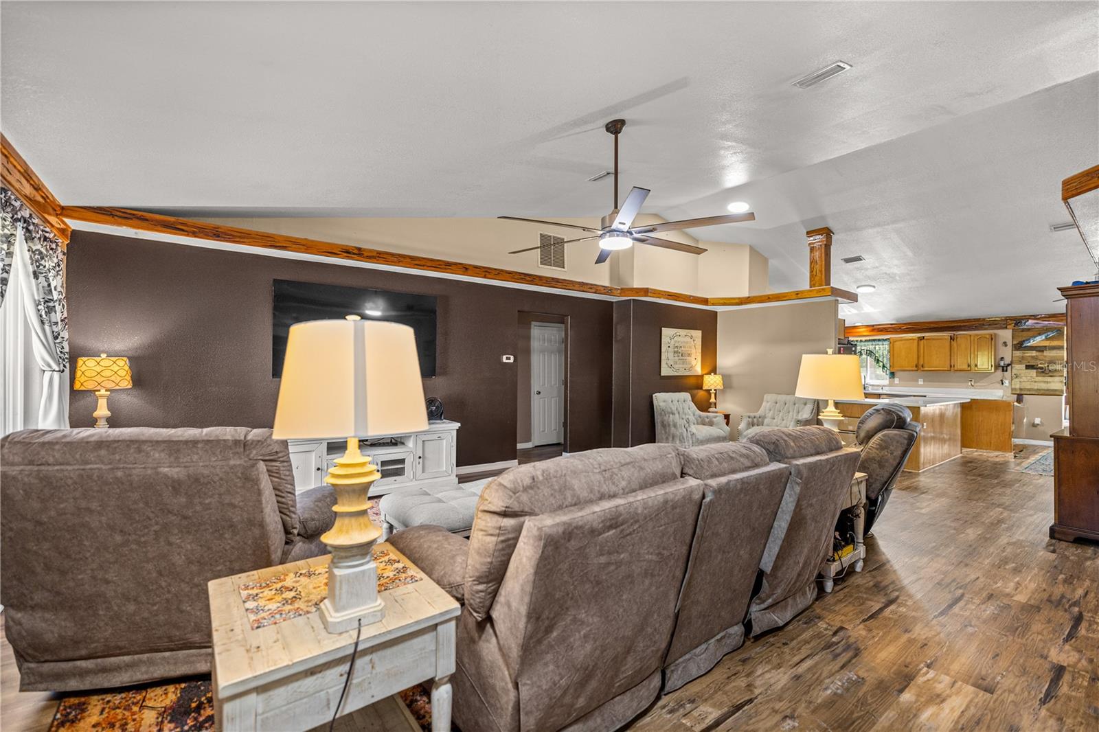 LEISURE ACRES UNIT 01 - Residential