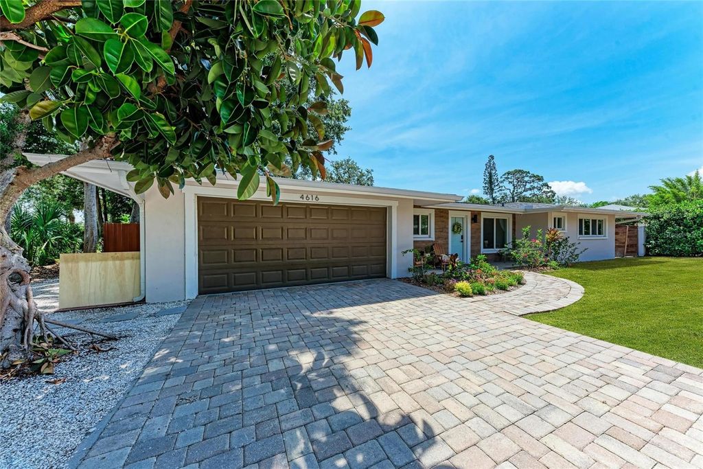 Photo of 4616 Leeta Lane, Sarasota, FL 34234 (MLS # N6138958)