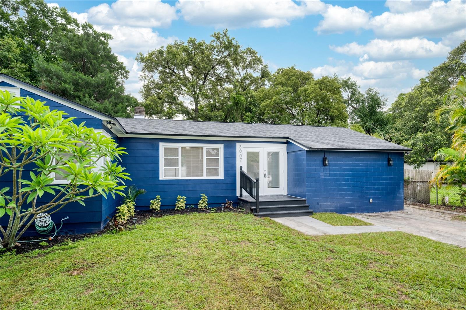3007 KNOLLWOOD CIRCLE