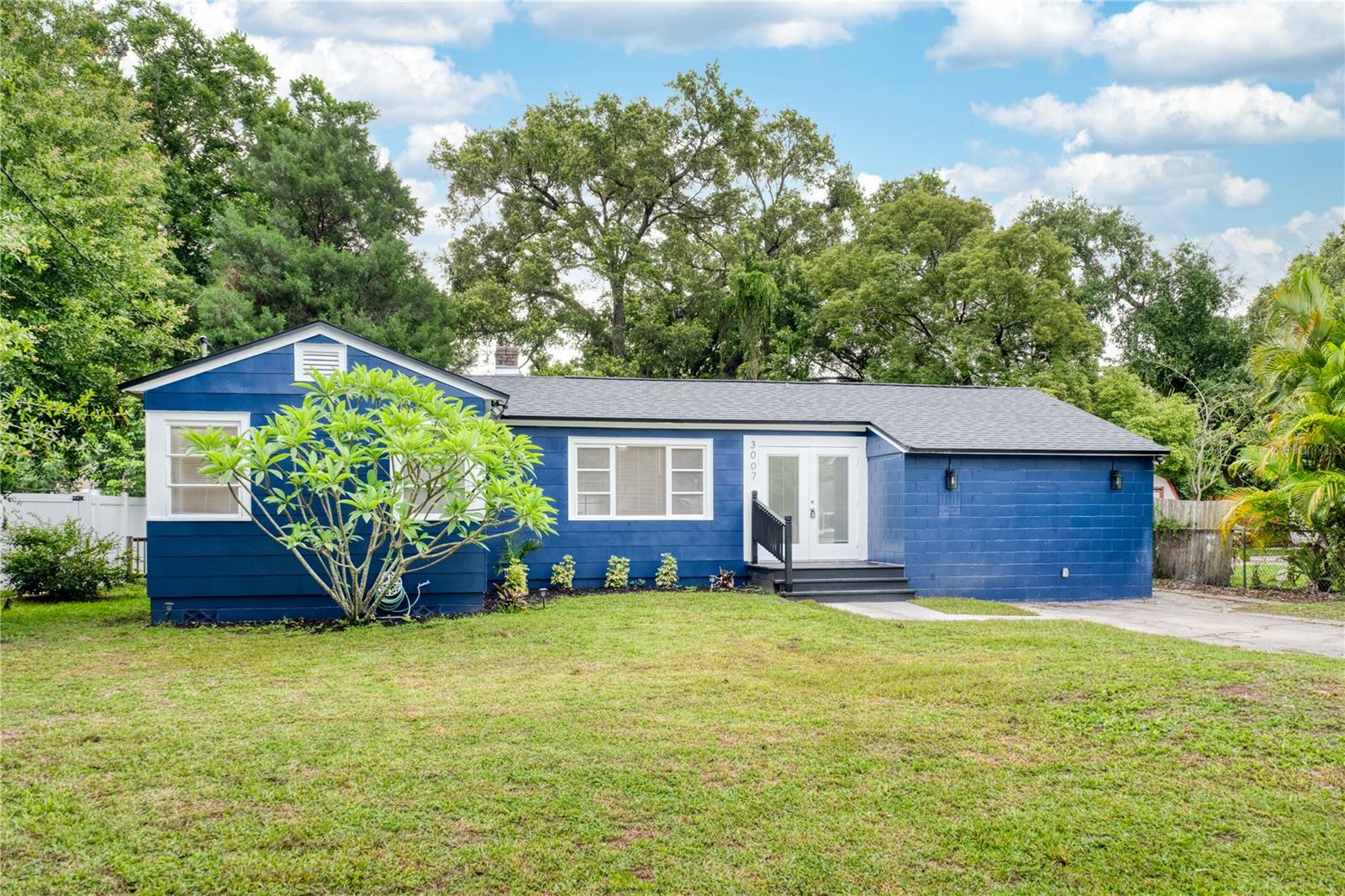 3007 KNOLLWOOD CIRCLE