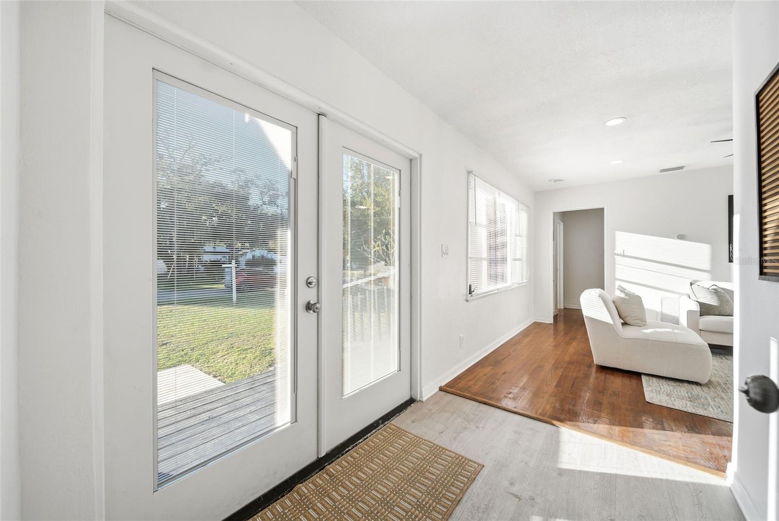 3007 KNOLLWOOD CIRCLE