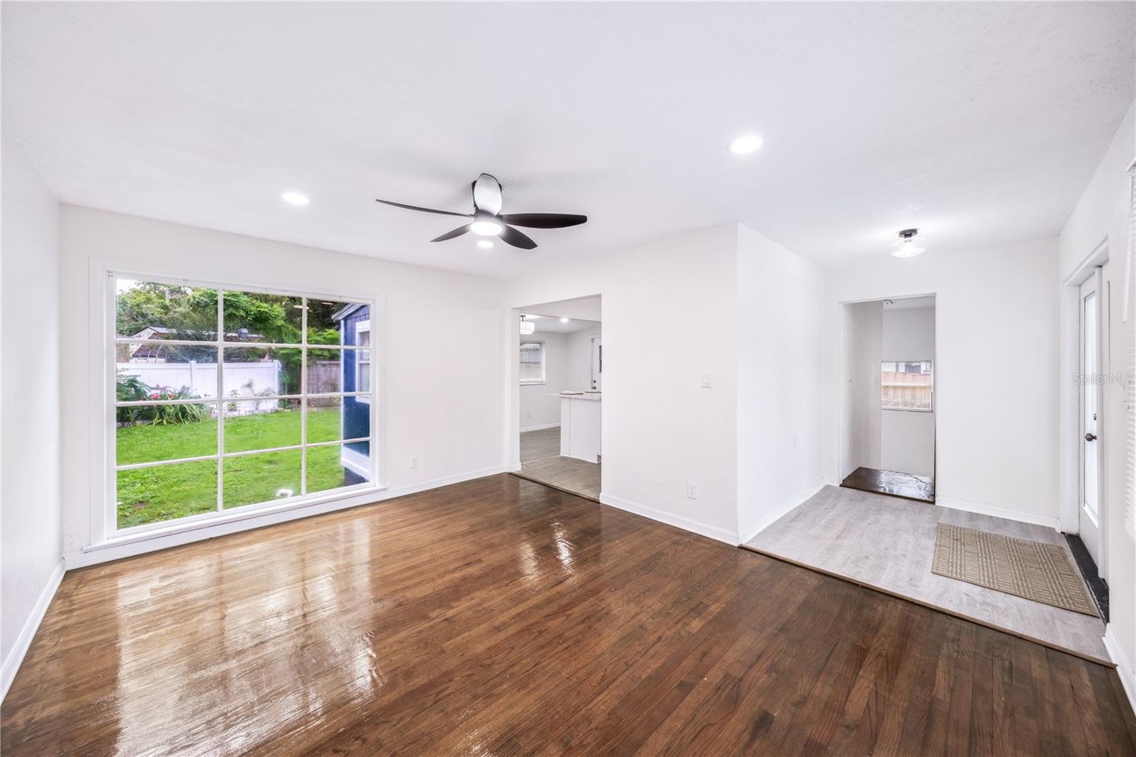 3007 KNOLLWOOD CIRCLE
