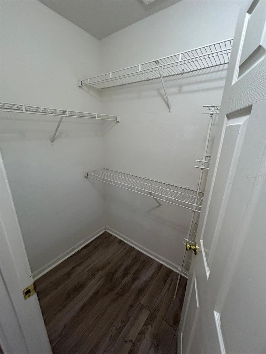 SUNERT LAKE - Residential