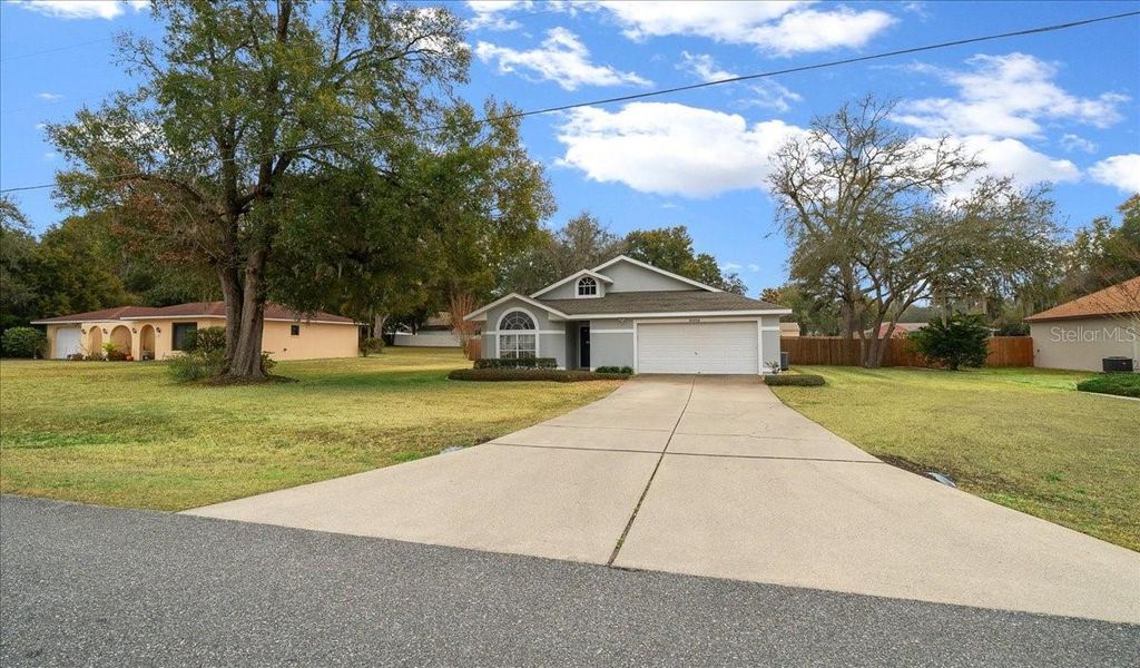 Photo of 6002 SW 107th Street, Ocala, FL 34476 (MLS # OM718902)