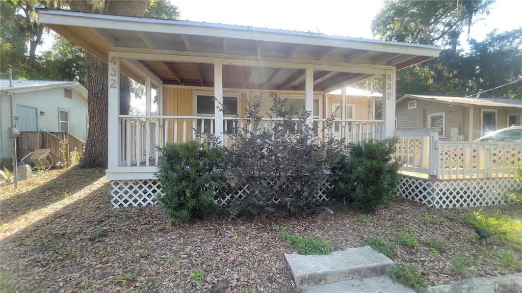 Photo of 432 SE 15th Street, Gainesville, FL 32641 (MLS # GC542229)