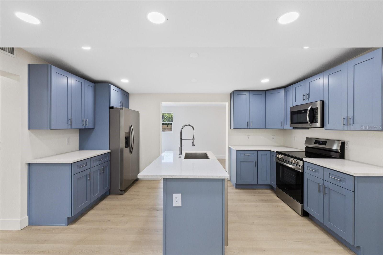 4104 W MONTGOMERY TERRACE