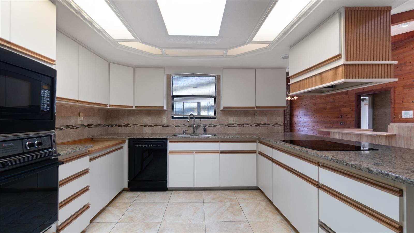 PELICAN BAY PH 03 UNIT 02 - Residential