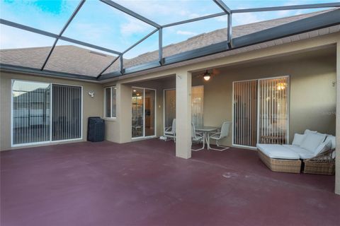 A home in AUBURNDALE