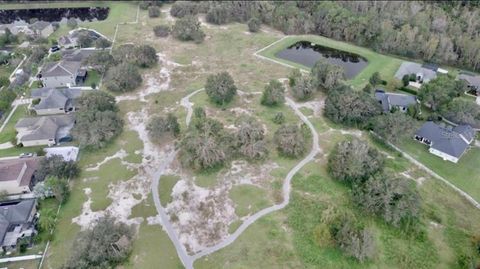 A home in AUBURNDALE