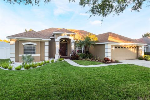 A home in AUBURNDALE