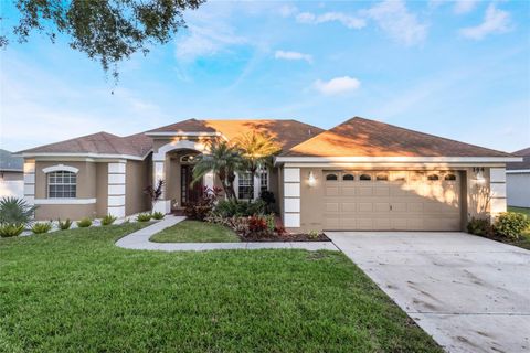 A home in AUBURNDALE