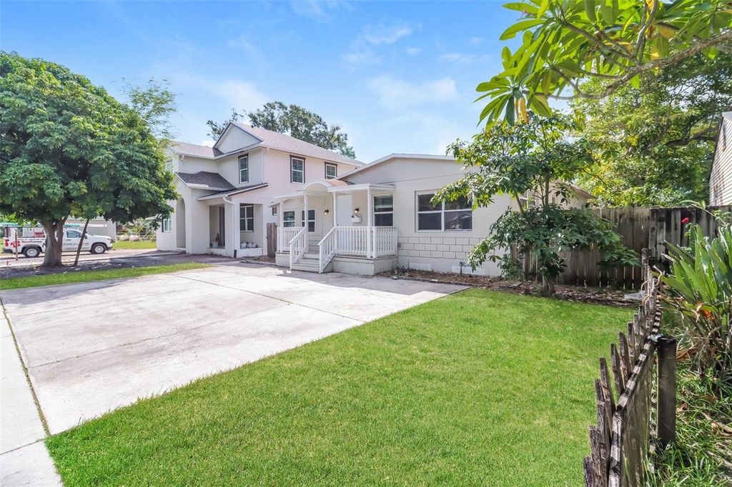 Photo of 2626 15th Avenue N, St Petersburg, FL 33713 (MLS # O6353523)