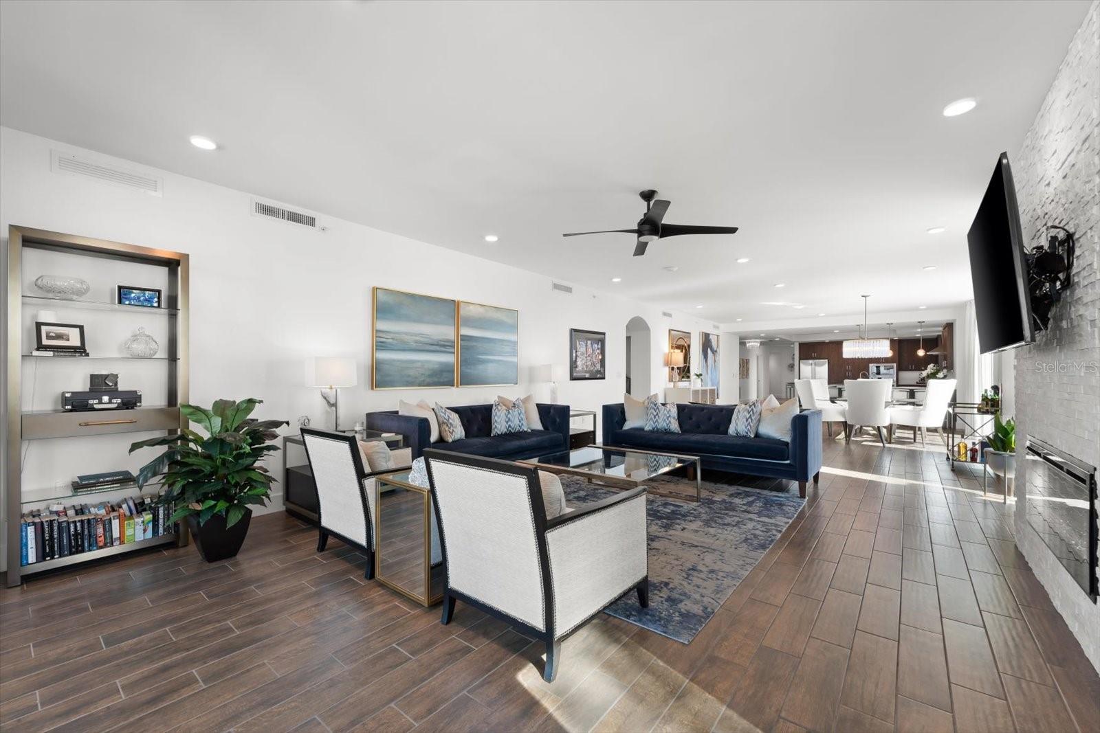 ONELLA CONDO - Residential