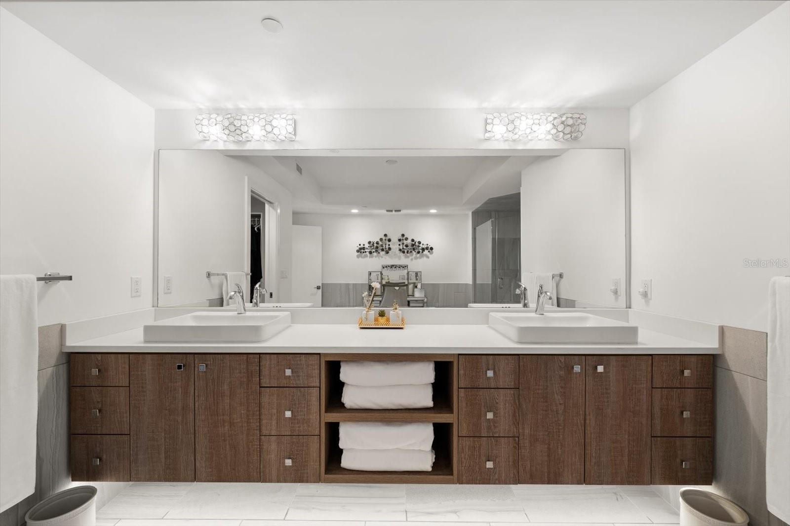 ONELLA CONDO - Residential