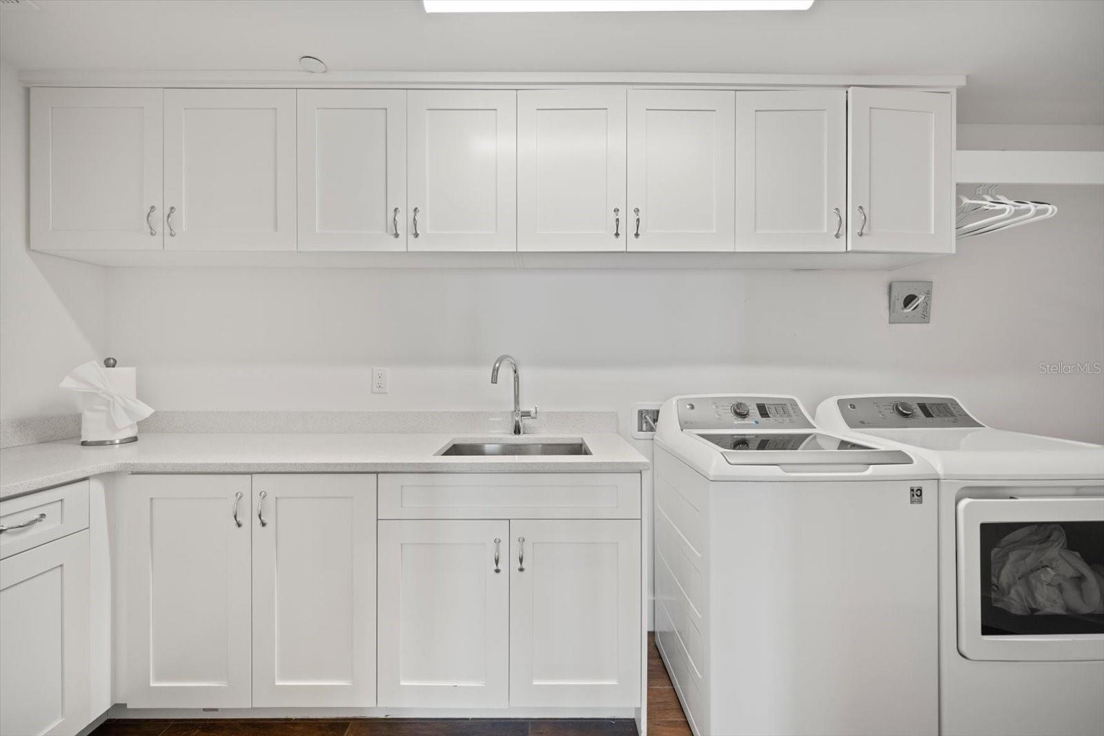 ONELLA CONDO - Residential