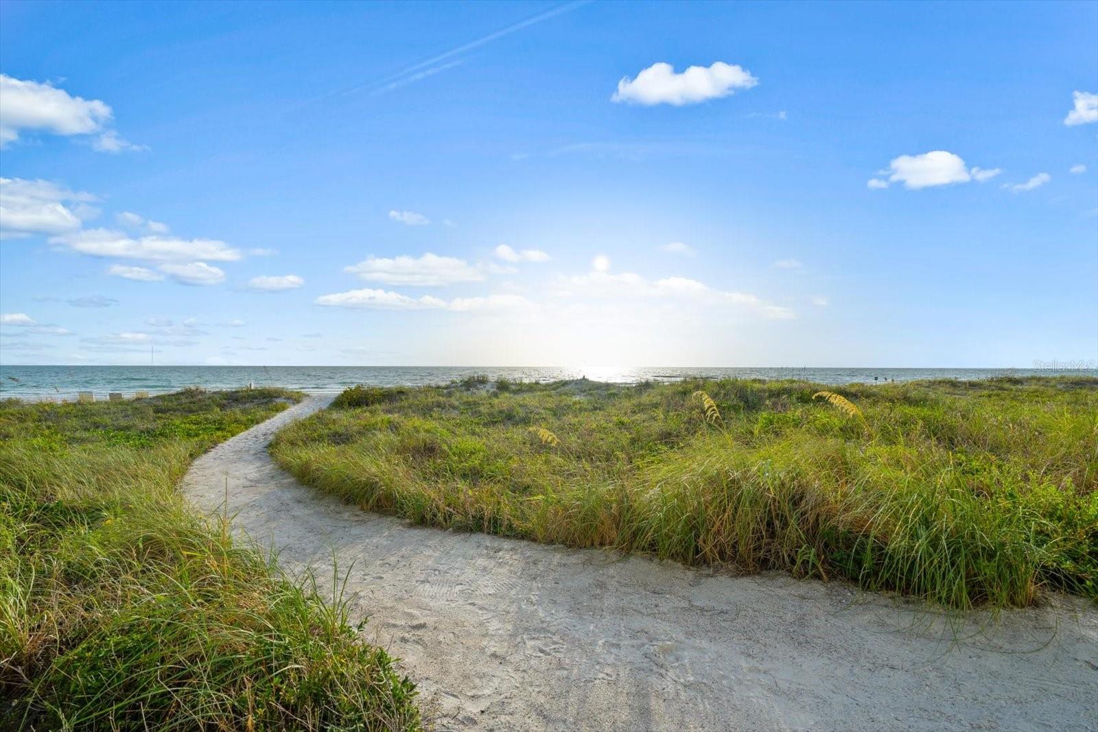 ONELLA CONDO - Residential