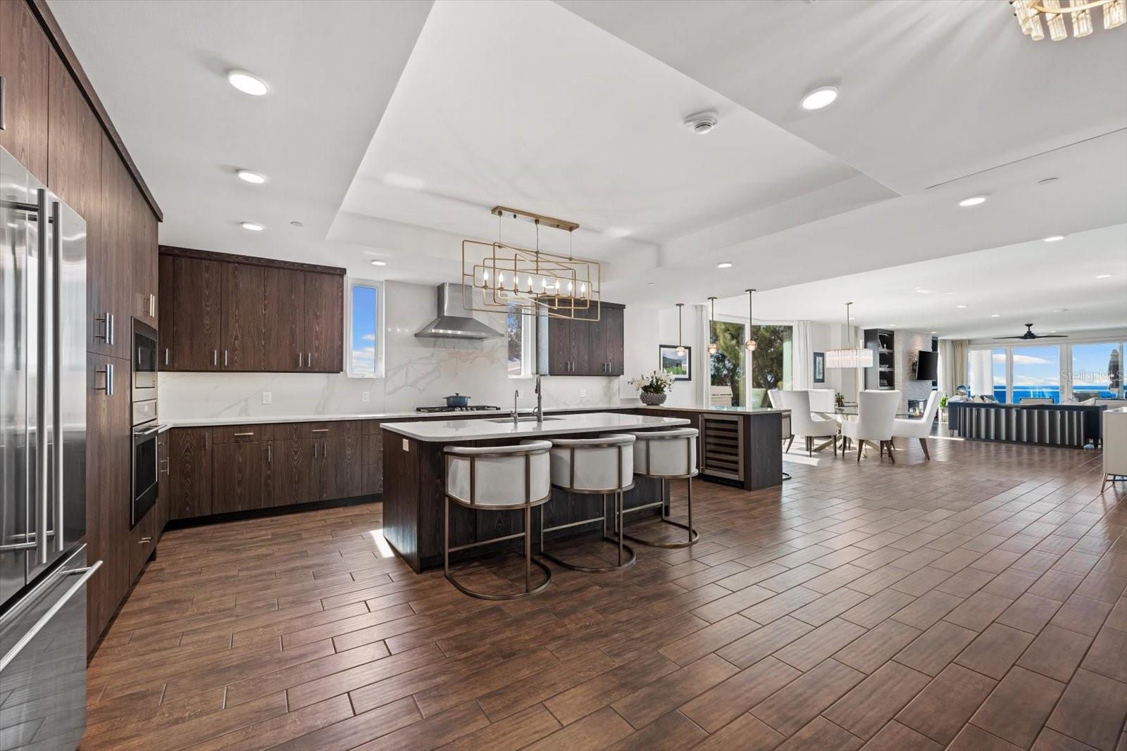 ONELLA CONDO - Residential