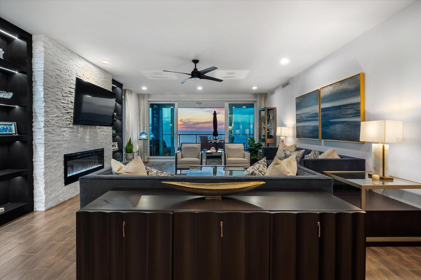 ONELLA CONDO - Residential