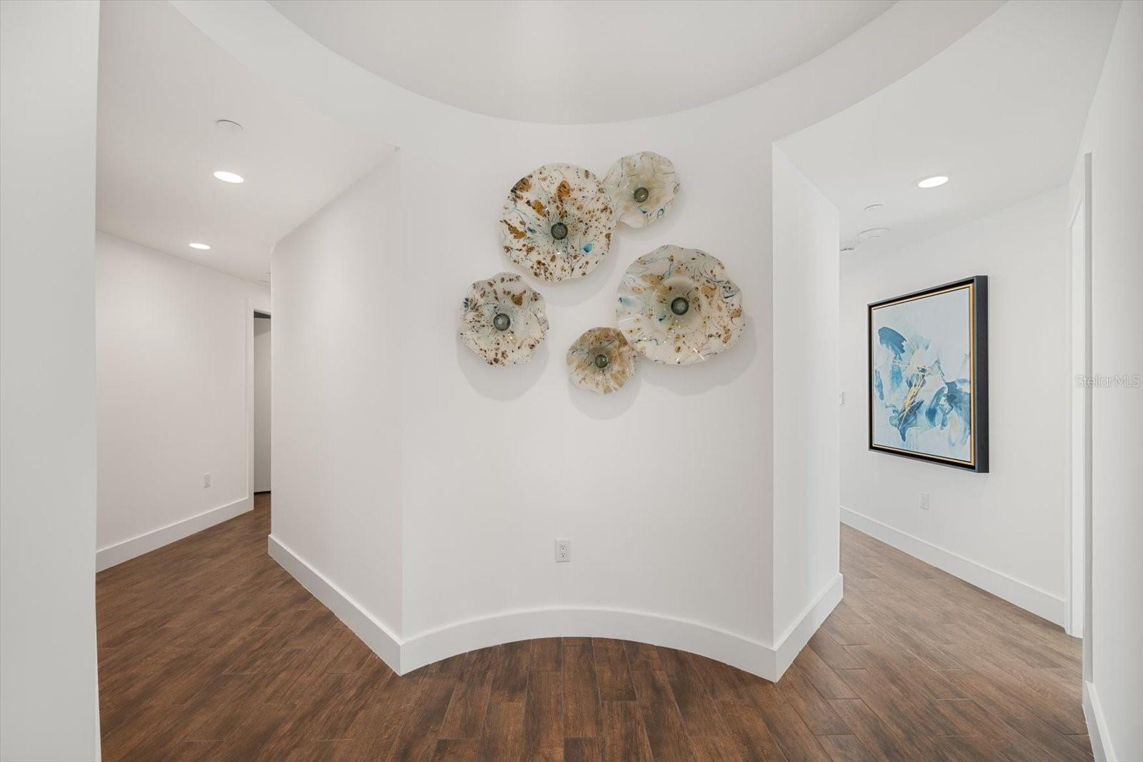 ONELLA CONDO - Residential