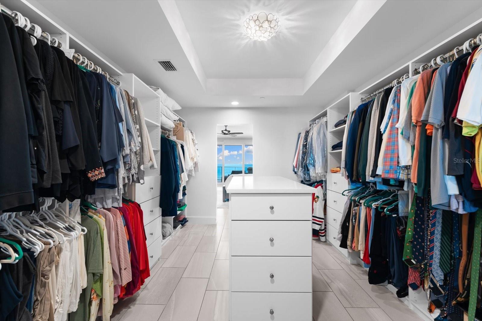 ONELLA CONDO - Residential