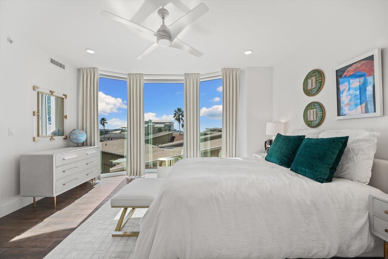 ONELLA CONDO - Residential