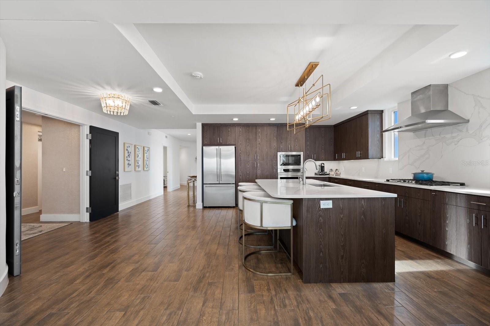 ONELLA CONDO - Residential