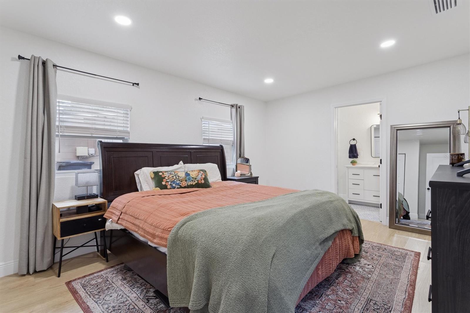 UNITY CIRCLE REV - Residential