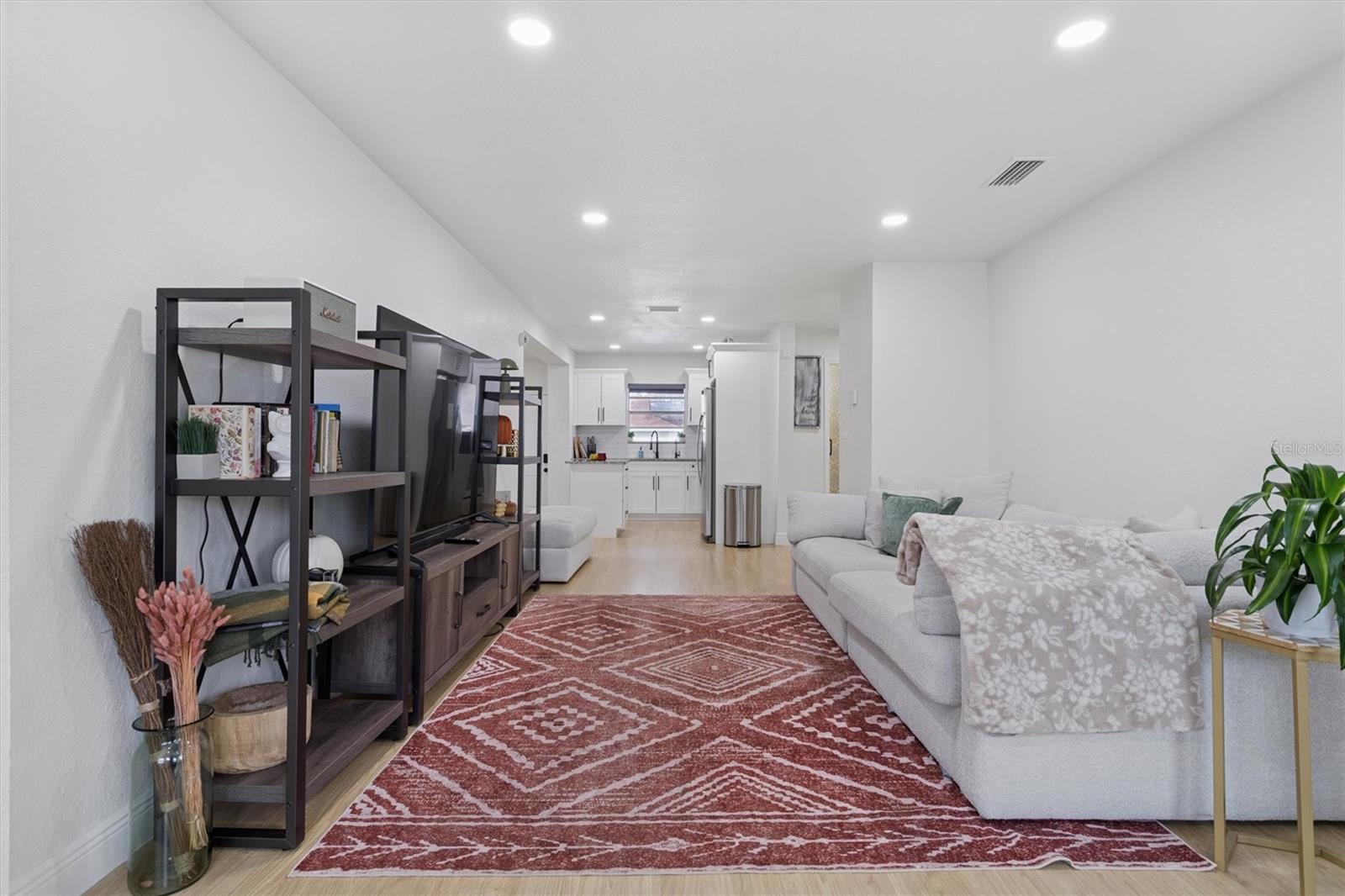 UNITY CIRCLE REV - Residential