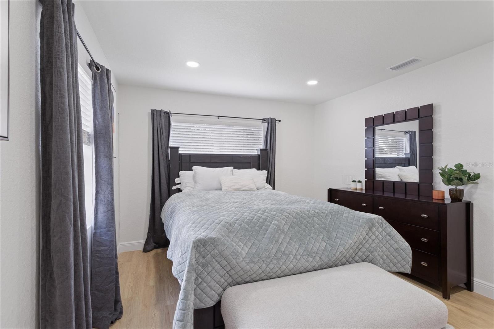 UNITY CIRCLE REV - Residential