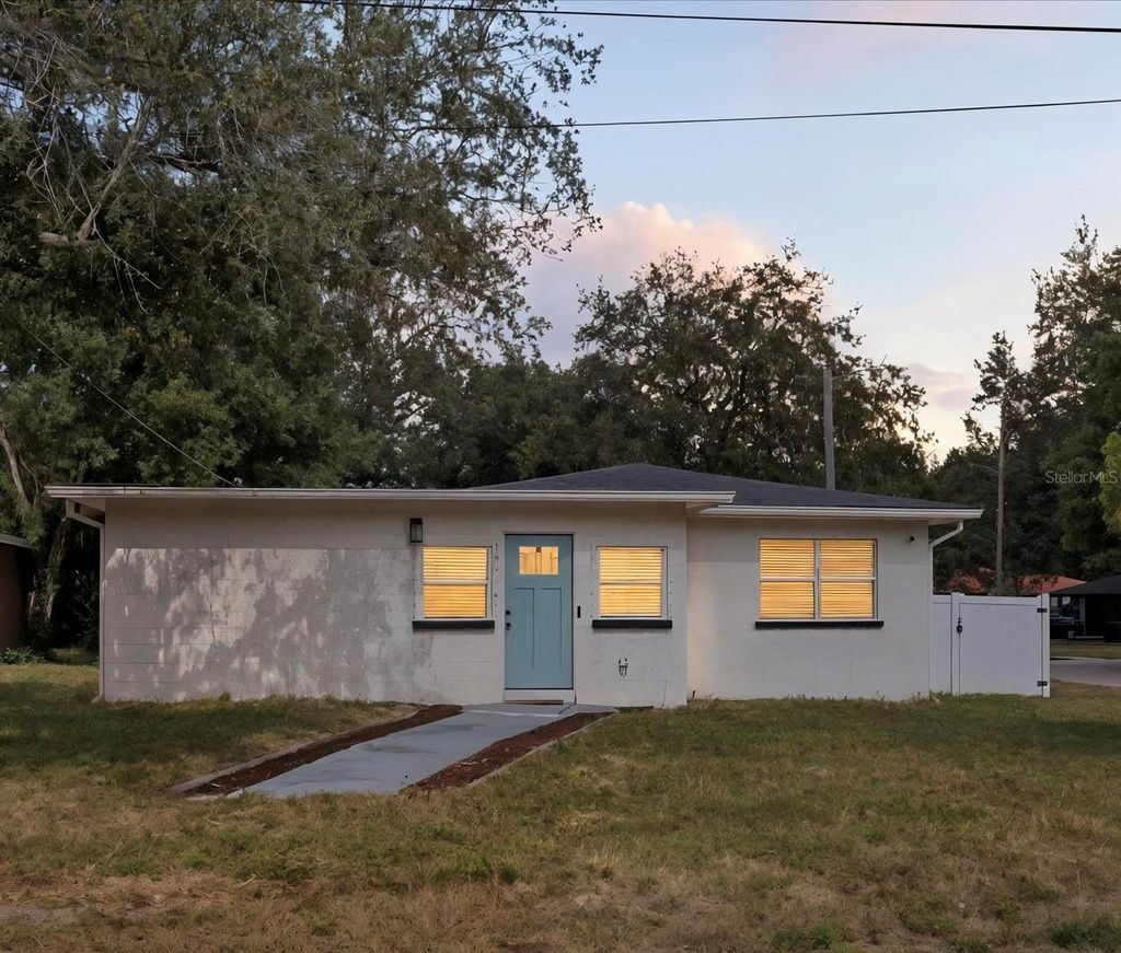 Photo of 3020 E Idlewild Avenue, Tampa, FL 33610 (MLS # TB8439871)