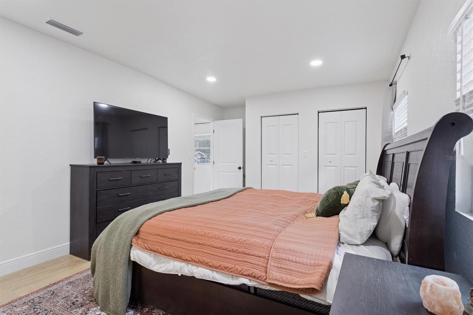 UNITY CIRCLE REV - Residential