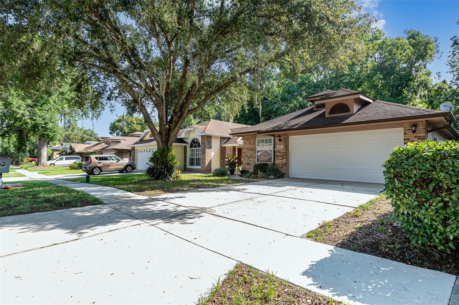 316 DORNOCH CT