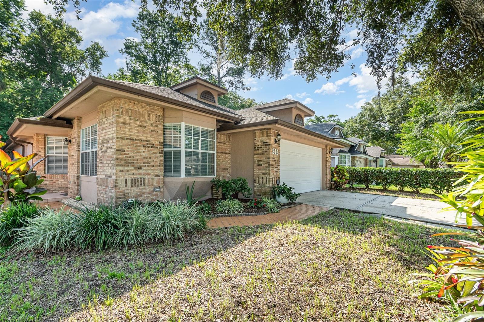 316 DORNOCH CT