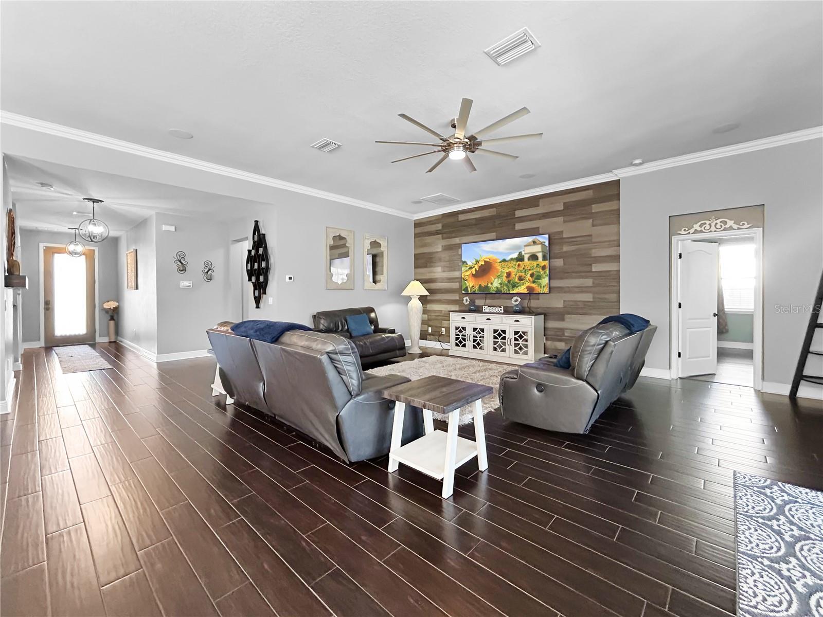 LUCAYA LAKE CLUB PH 3 - Residential