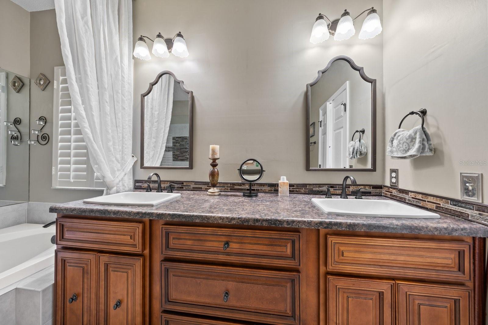 CRESCENT OAKS COUNTRY CLUB 3 - Residential