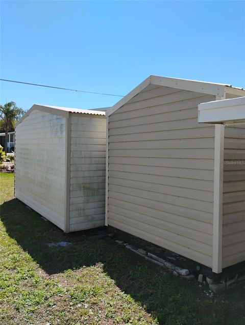 A home in ELLENTON