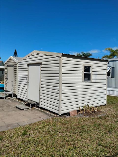 A home in ELLENTON