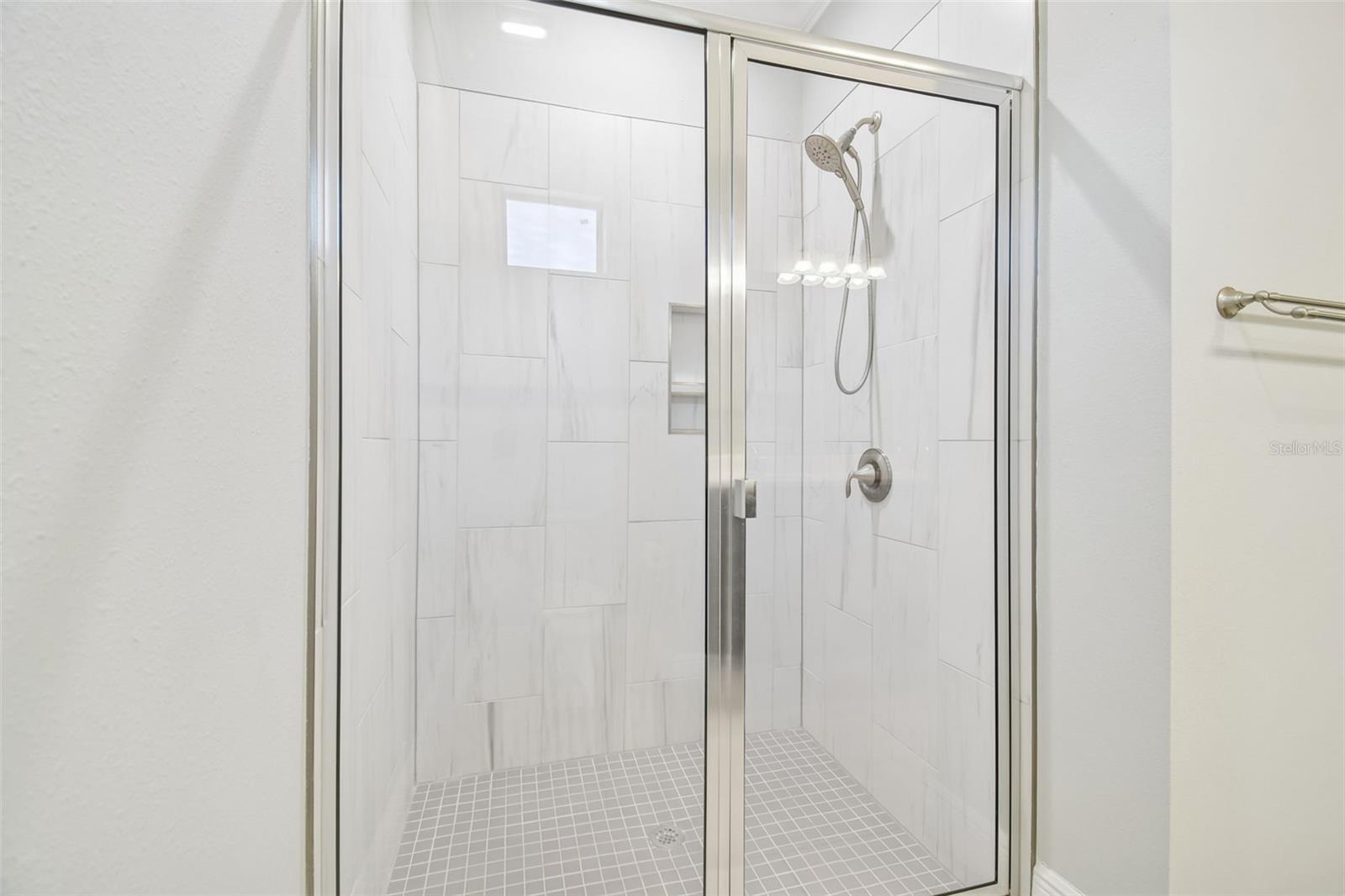 FLORABLU ESTATES - Residential