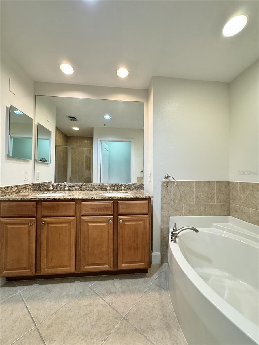 RIVER DANCE - Residential Lease